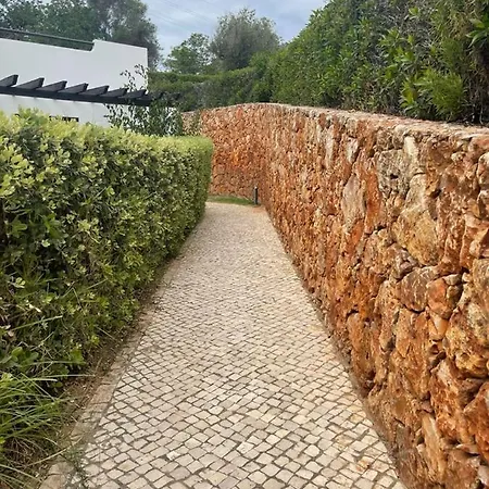 Lovely 2 Bedroom Inside A In Будинок відпочинку Албуфейра