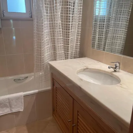 Vakantiehuis Lovely 2 Bedroom Inside A In *