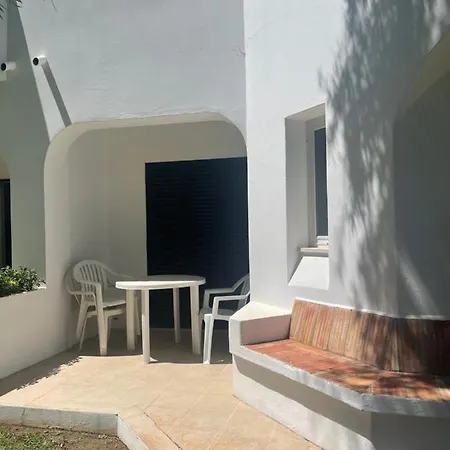 Lovely 2 Bedroom Inside A In 別荘