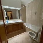Lovely 2 Bedroom Inside A In Casa de Férias