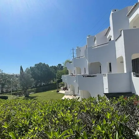 Lovely 2 Bedroom Inside A In Casa de Férias